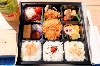 建て方_お弁当.JPG